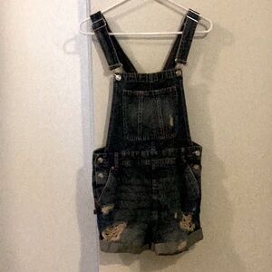 H & M Divided Jean Shorts Overalls in Size 6